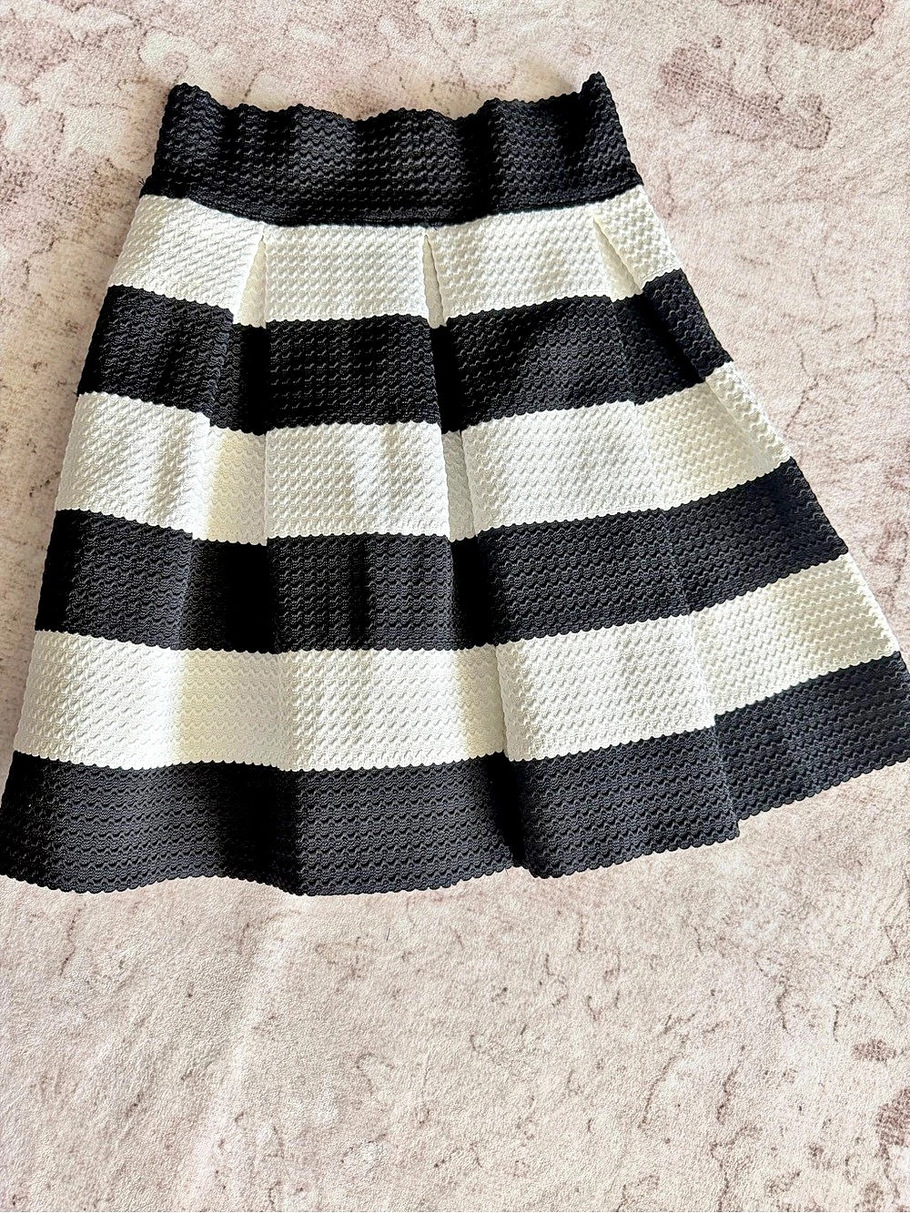 Xhilaration Striped Mini Skirt in Black & White Size Small